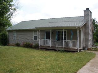 292 Mountain Creek Dr, Maysville, GA 30558