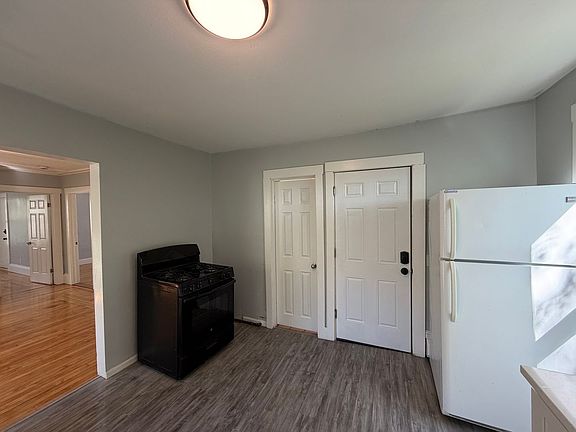 5th image of 93 Bellevue Ave APT 3