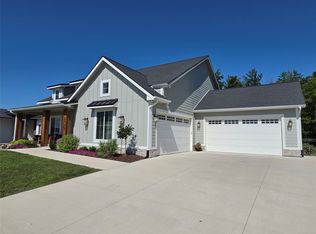 2725 NW Brookside Dr, Grimes, IA 50111
