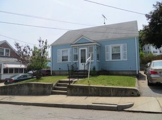 10 Reeves Pl, Cranston, RI 02920