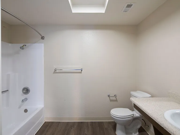 Tuscany Hills Apartments — Photo 15