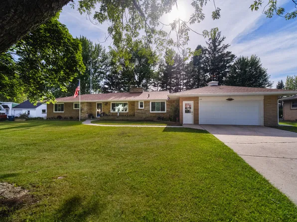 209 N Reinberg Ave, Scottville, MI 49454