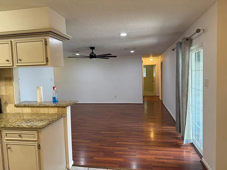 515 Tresvant Dr — Photo 13