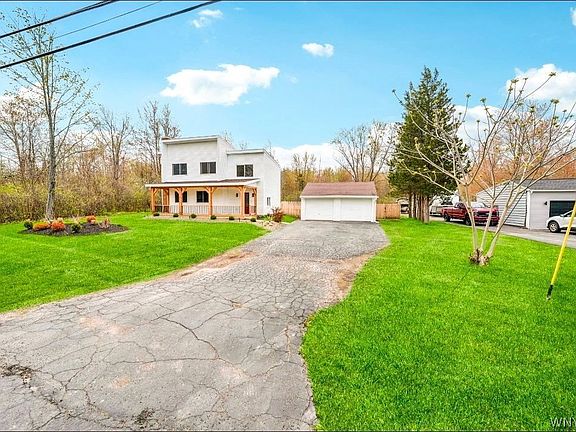 3rd image of 789 Lake St