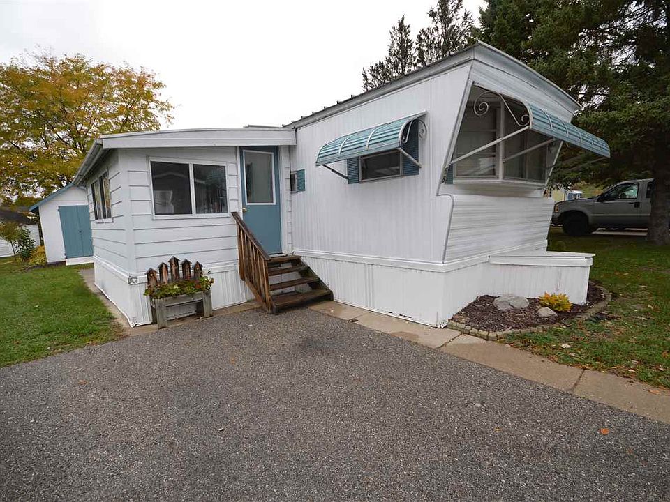 1st image of 526 N Lake St Lot 58