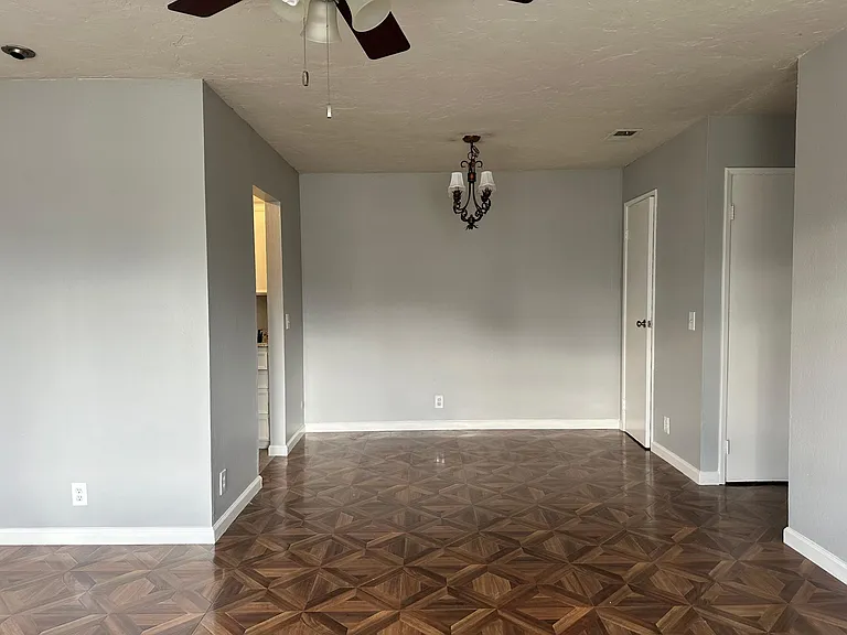 1051 Mohr Ln #D — Photo 6
