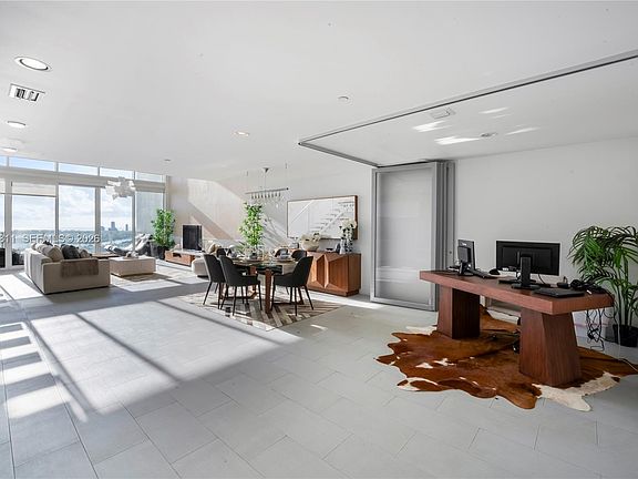 3rd image of 1040 Biscayne Blvd APT 3203