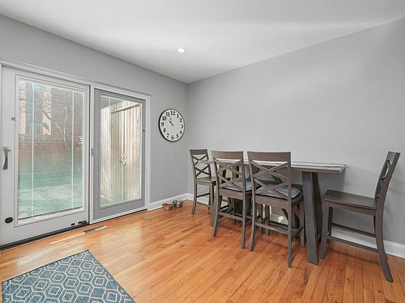 5th image of 553 W Dickens Ave