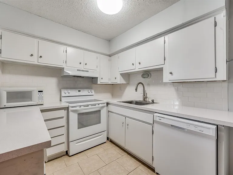 5323 Fleetwood Oaks Ave #156 — Photo 9