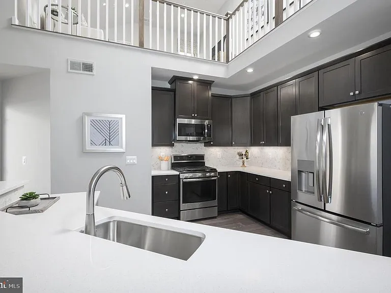 3411 Angelica Way #401 — Photo 5