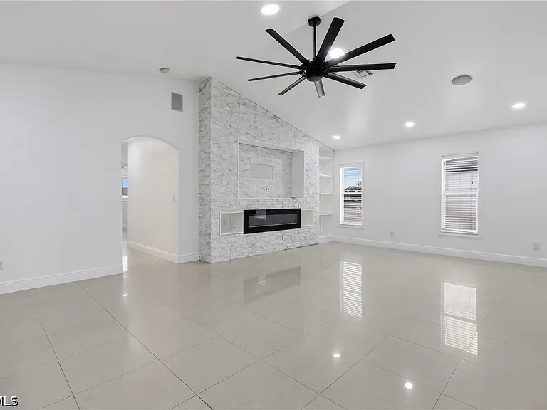 3016 SW 6th Pl — Photo 12