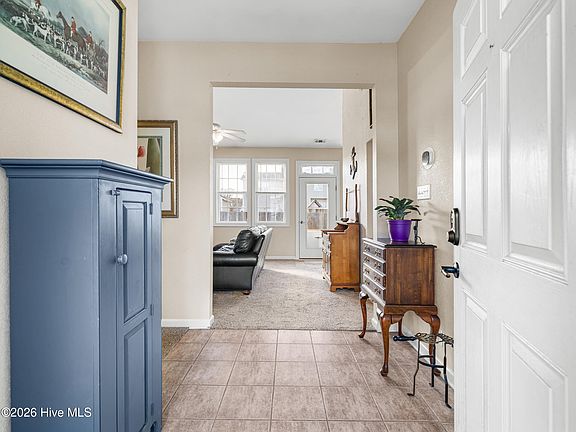 4th image of 302 Whirlaway Boulevard