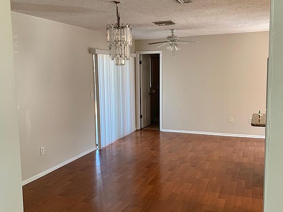 3rd image of 1114 N Saturn Ave