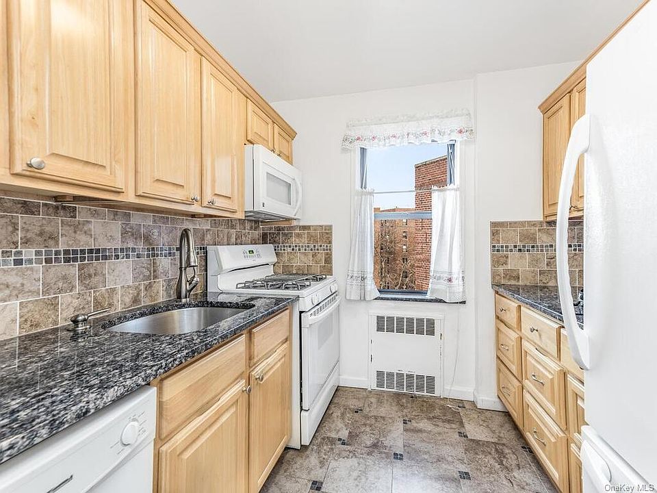 1st image of 1 Fisher Dr APT 611