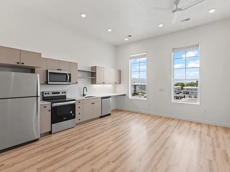 188 N 800th St E #1 — Photo 3