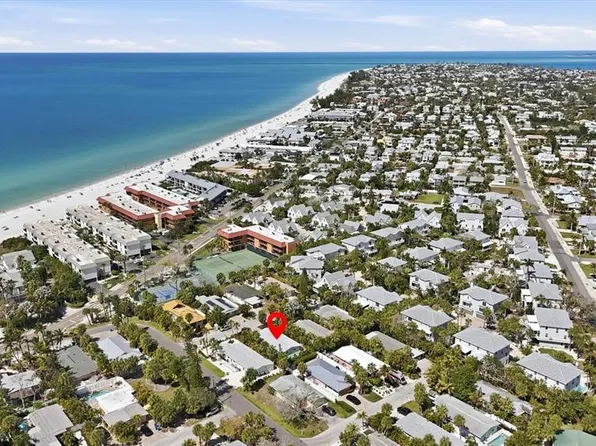 5803 De Palmas Ave, Holmes Beach, FL 34217