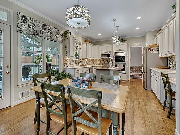 4th image of 226 Avonwood Dr SW
