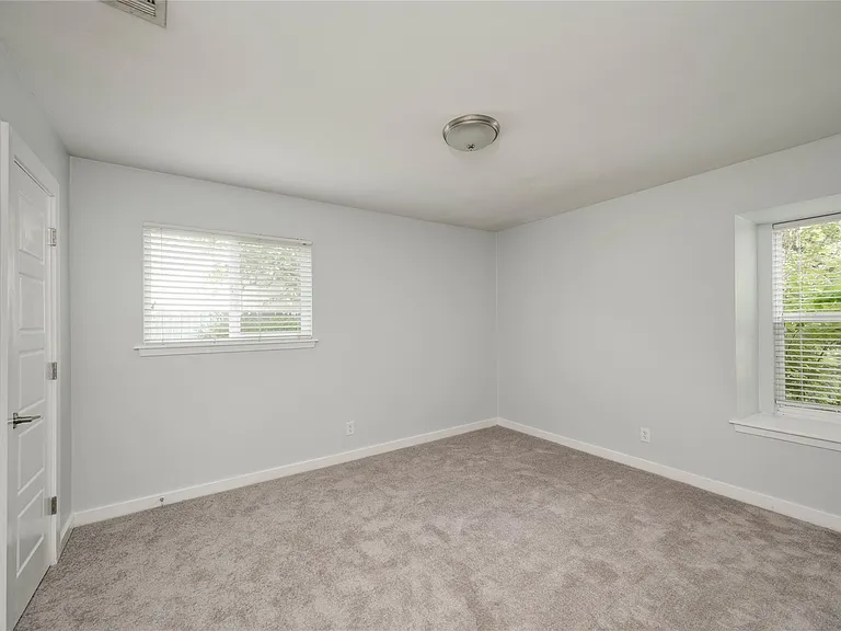 5402 Chevy Cir — Photo 18