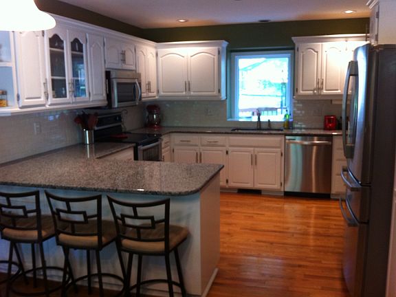 3rd image of 1031 Amesbury Ave