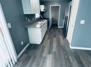 2242 Plum Dr, Troy, MI 48083