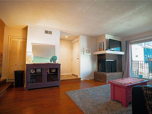 5th image of 209 E 36th St APT 3