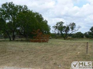 1311 Plum St, Floresville, TX 78114