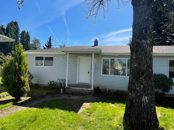 10834 NE Glisan St APT 10, Portland, OR 97220