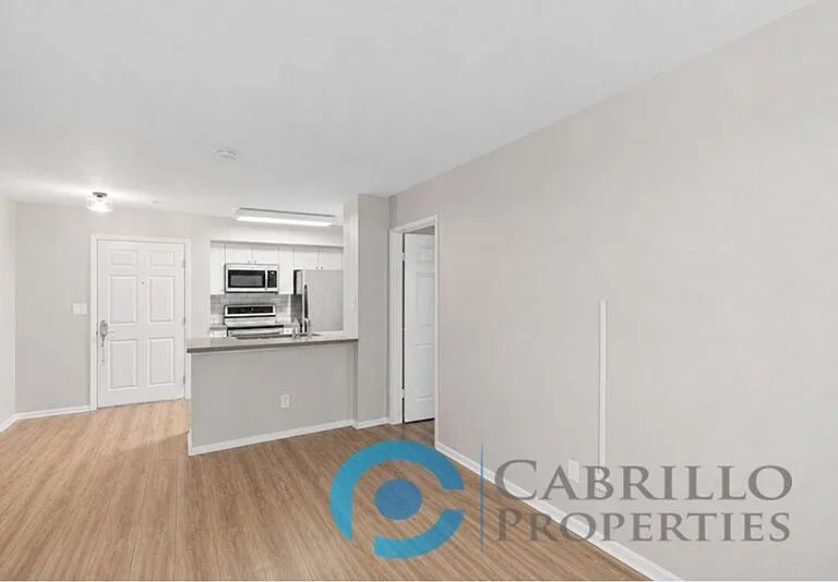 1435 India St #408 — Photo 14