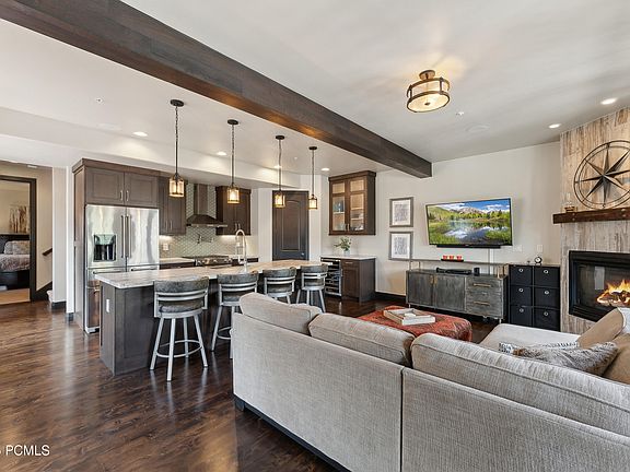 4th image of 3029 W Canyon Links Dr