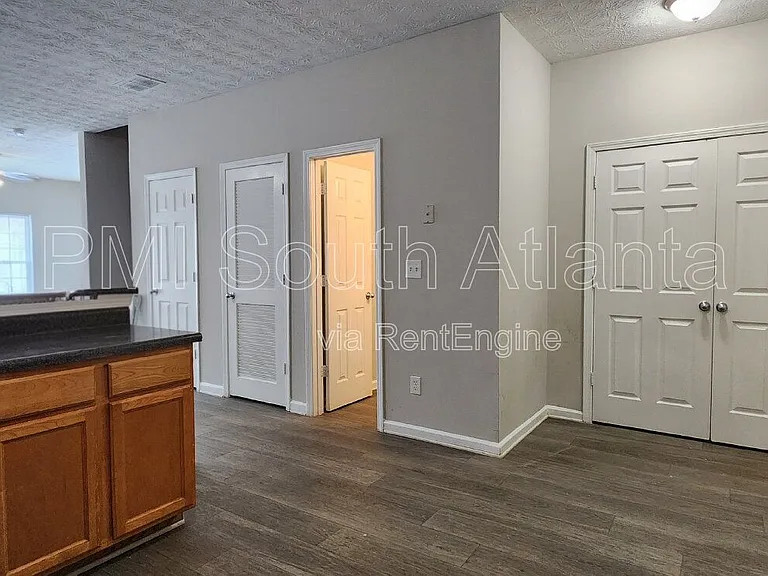 1749 Carrington Dr — Photo 10
