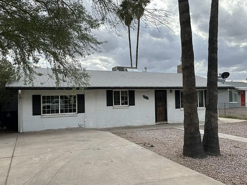 5 bed, 1700 sqft, $2,595 — Photo 1
