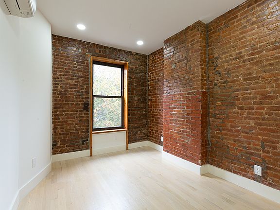 4th image of 556 Evergreen Ave #3R