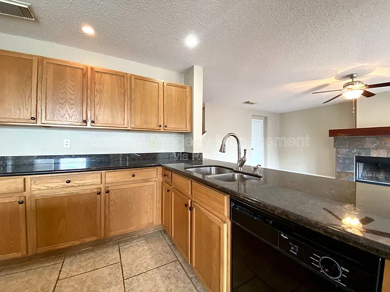 2510 Village Pkwy — Photo 29