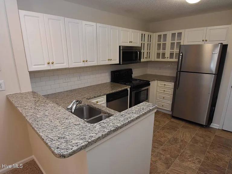 3304 Mulberry Ln #E — Photo 5