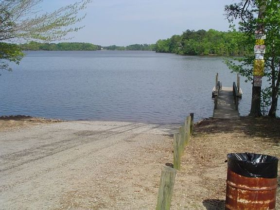 Lake Access Boat Ramp. 1 Block from House