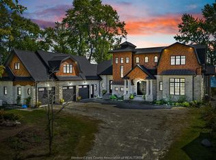 1913 Heritage Rd, Kingsville, ON