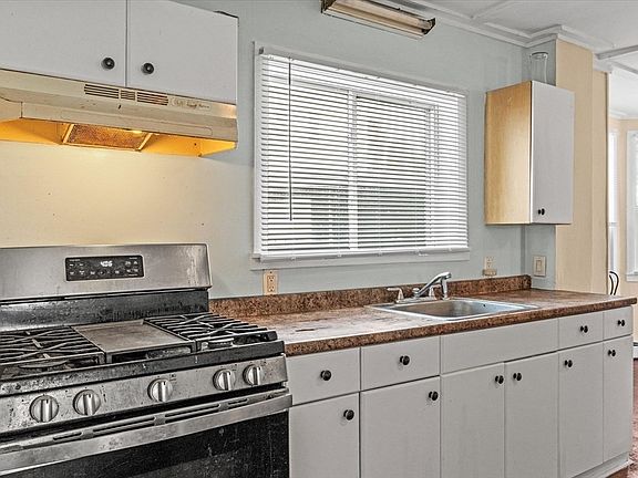 4th image of 335 Washington St Unit 335