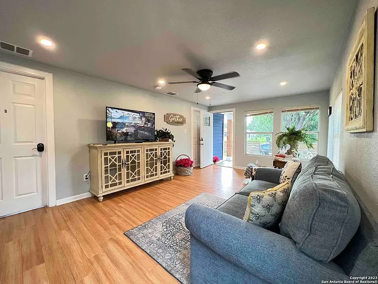 115 San Salvador Ave — Photo 6