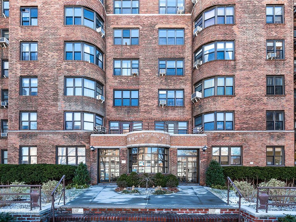 1st image of 98120 Queens Blvd APT 2F