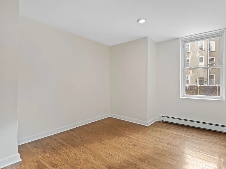 153 Christopher Columbus Dr #2R — Photo 10