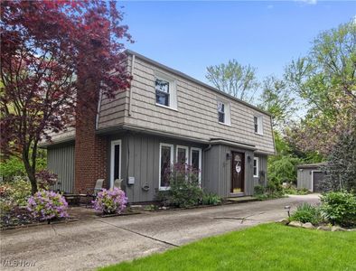 5550 Barton Rd, North Olmsted, OH, 44070