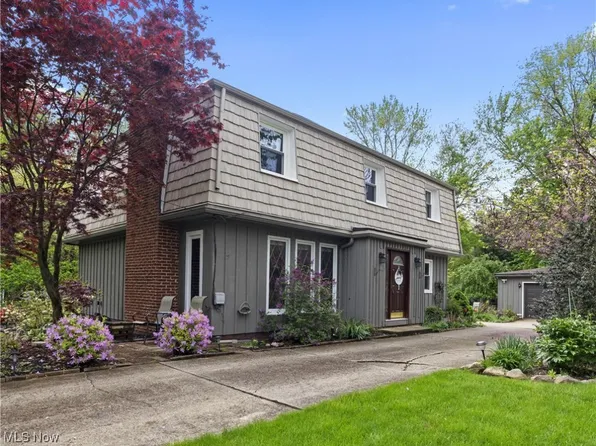 5550 Barton Rd, North Olmsted, OH 44070