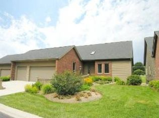 2497 Tall Oaks Dr, Elgin, IL 60123