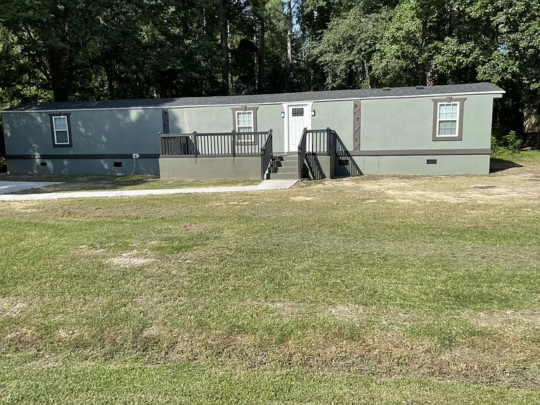 971 Ravenwood Dr — Photo 1