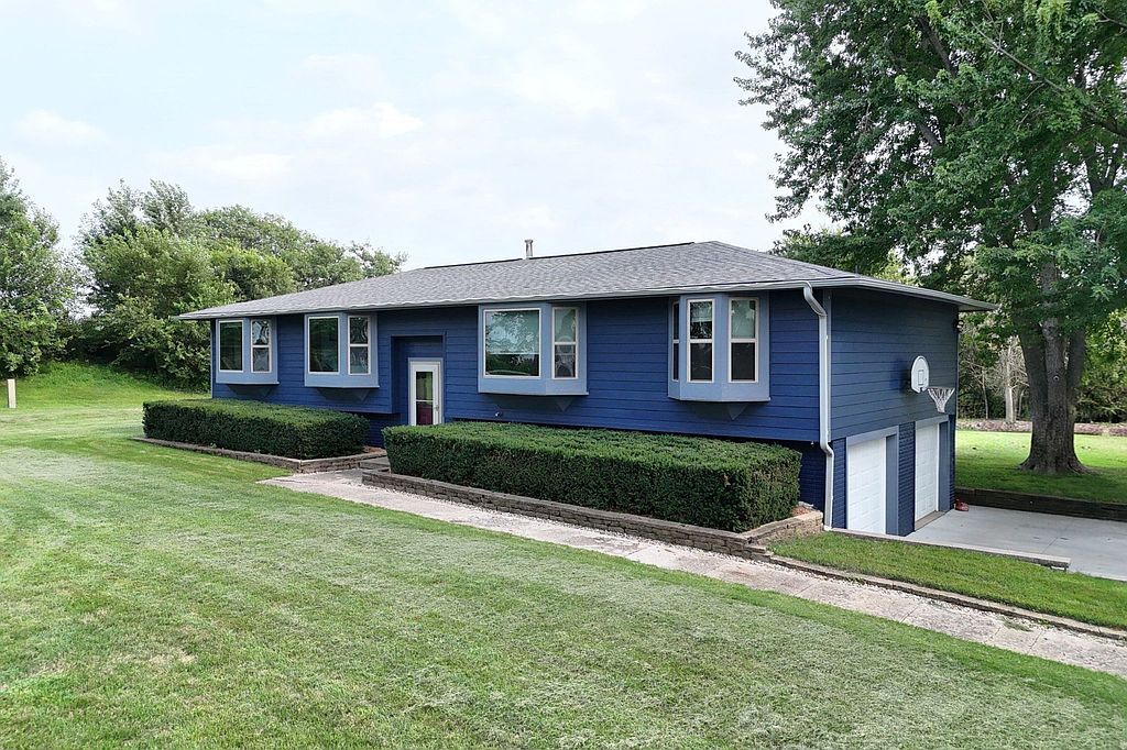 8211 NE 94th Ave - Property Image
