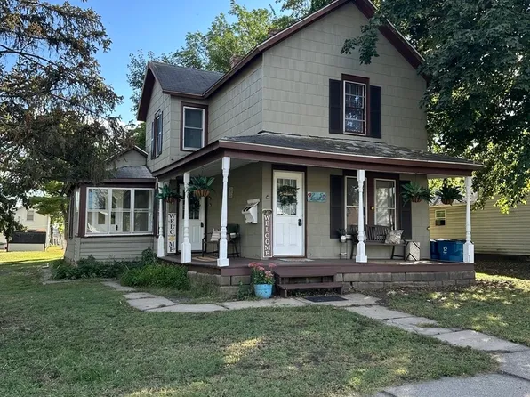 215 E Waupansie St, Dwight, IL 60420