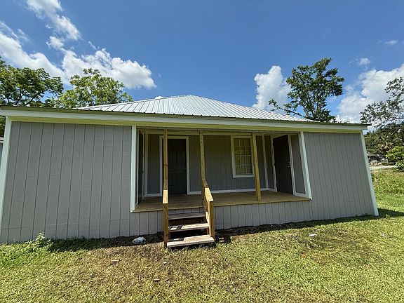 2nd image of 410 2nd Ave