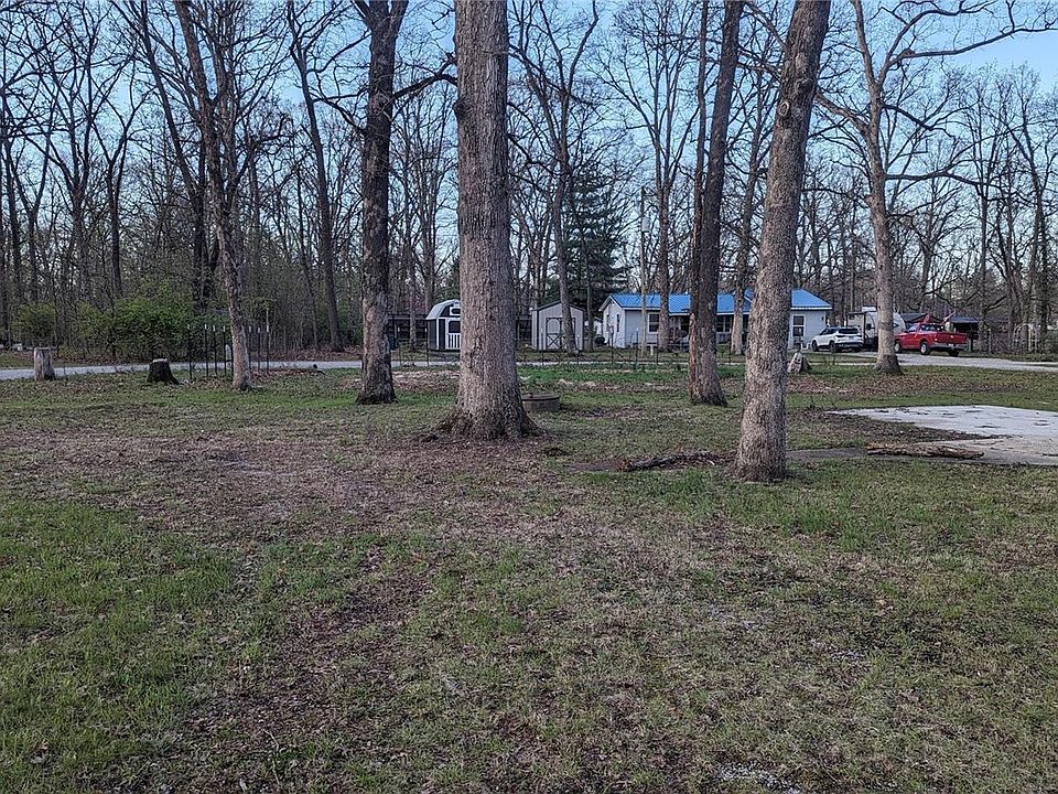 2nd image of 21492 Oakwood Dr