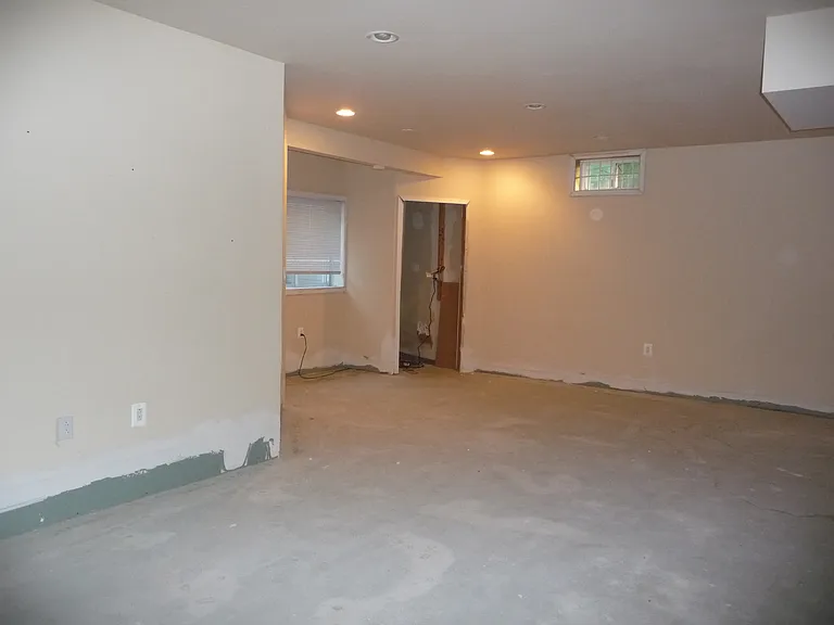 220 Roosevelt Dr — Photo 7