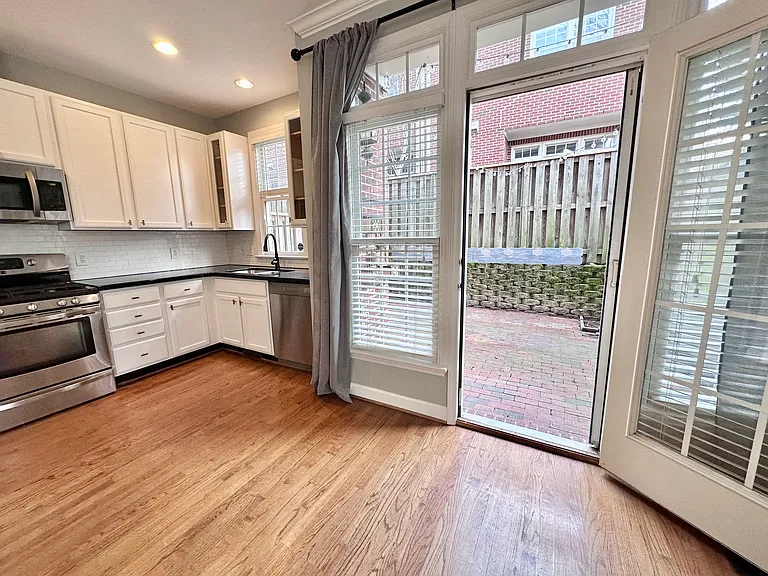 130 Fenner Ln — Photo 11